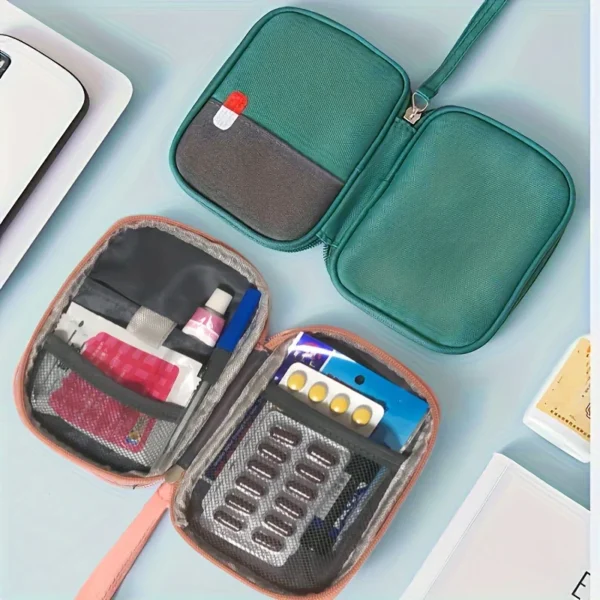 Mini trousse de premiers secours et organisateur de médicaments